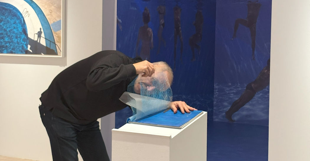 Laboratorio di Fabio Fornasari nella mostra di Franco Fontana Laboratorio di Fabio Fornasari nella mostra di Franco Fontana