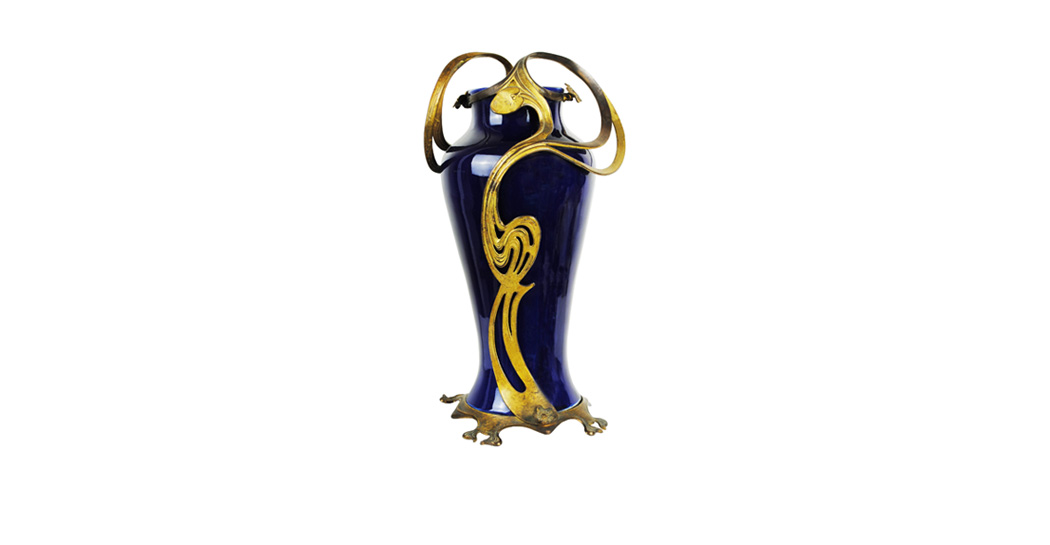 Giorgio Spertini. Vaso blu cobalto in terraglia forte, montatura in metallo dorato. Società Ceramica Laveno. 1903