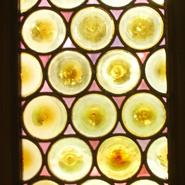 Particolare di Vetrate geometriche, Passetto, Laboratorio Picchiarini, 1910-1912 Particolare di Vetrate geometriche, Passetto, Laboratorio Picchiarini, 1910-1912