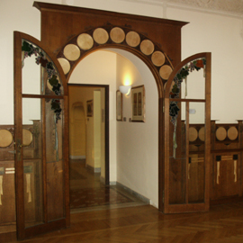 Vetrate con foglie e tralci d??uva, Sala da pranzo, Laboratorio Picchiarini, 1914 ca. Vetrate con foglie e tralci d??uva, Sala da pranzo, Laboratorio Picchiarini, 1914 ca.