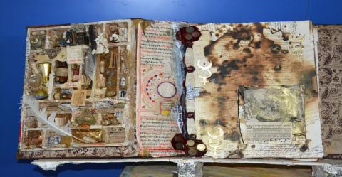 Vittorio Fava, Libro grande dell’Alchimia, 2014 (interno) Vittorio Fava, Libro grande dell’Alchimia, 2014 (interno)